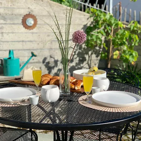 Modernes Mit Blick Ins Gruene Appartement *