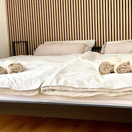 Appartement Modernes Mit Blick Ins Gruene