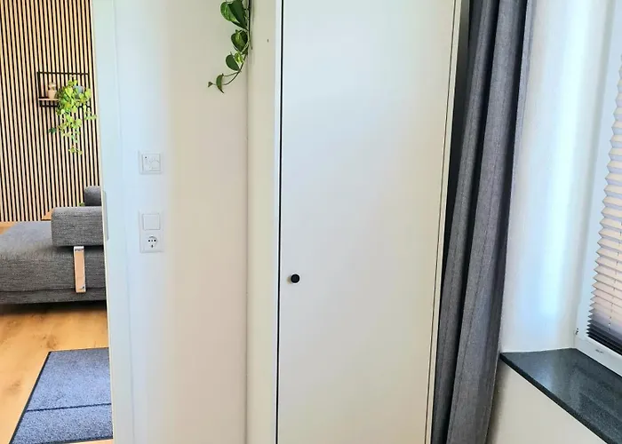 Modernes Mit Blick Ins Gruene Apartment *